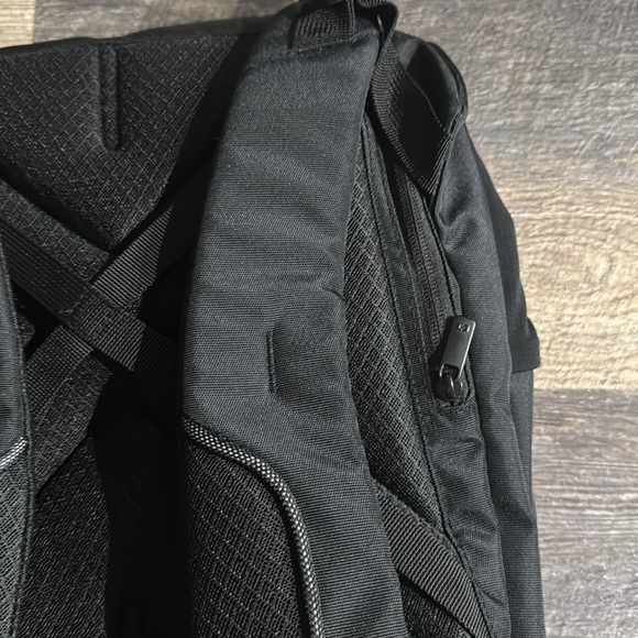 OGIO backpack - Picture 8 of 10